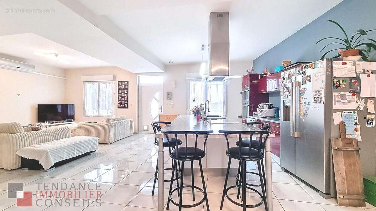 Maison à SAINT-ETIENNE-DES-OULLIERES