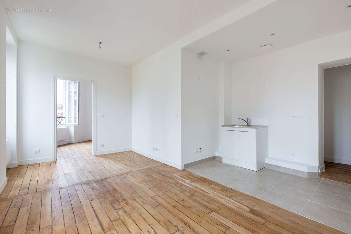 Appartement à PARIS-15E