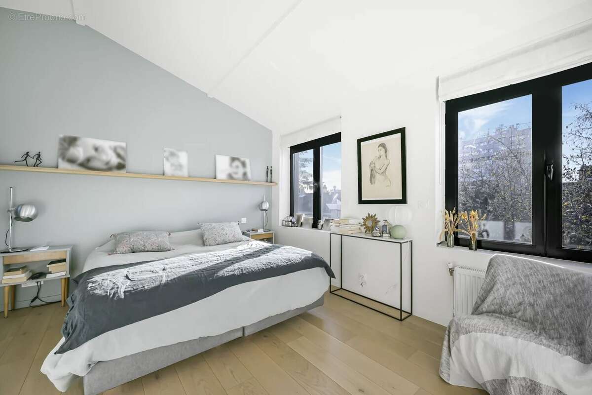 Maison à SURESNES