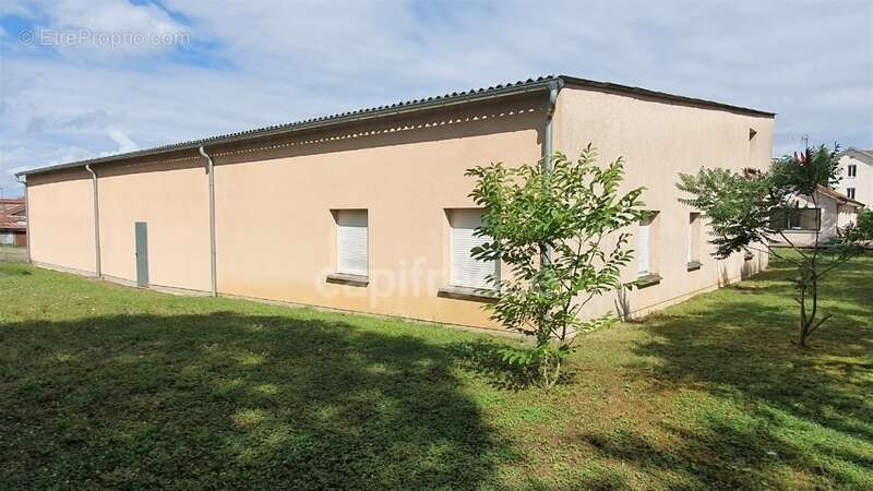 VAUVILLERS (70). Ensemble immobilier composé d'une maison d'habitation de 170m² et d'un bâtiment de 520m² - photo 16