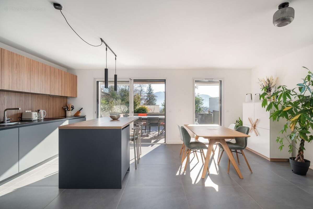 Appartement à CORENC