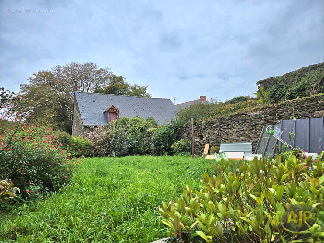 Maison à JOSSELIN