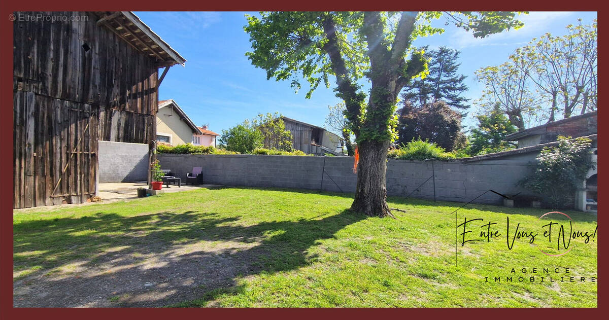 Maison 242 m² à Saint-Symphorien  - photo 2