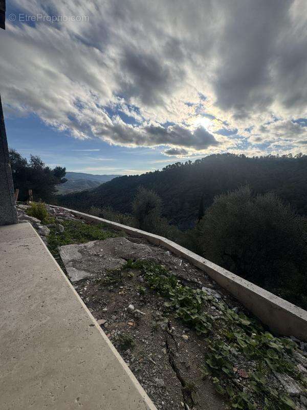 Appartement à L'ESCARENE