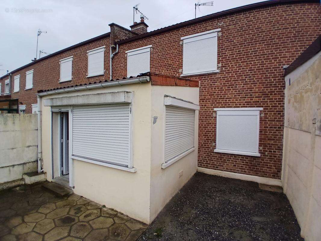 Maison à NEUVILLE-SAINT-REMY