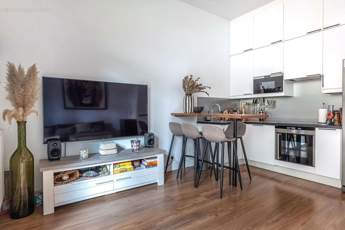 Appartement à PARIS-17E
