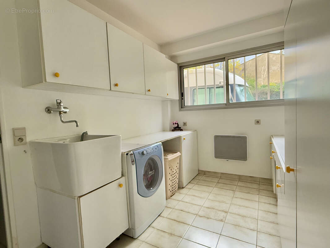 Maison à BAGNOLS-SUR-CEZE