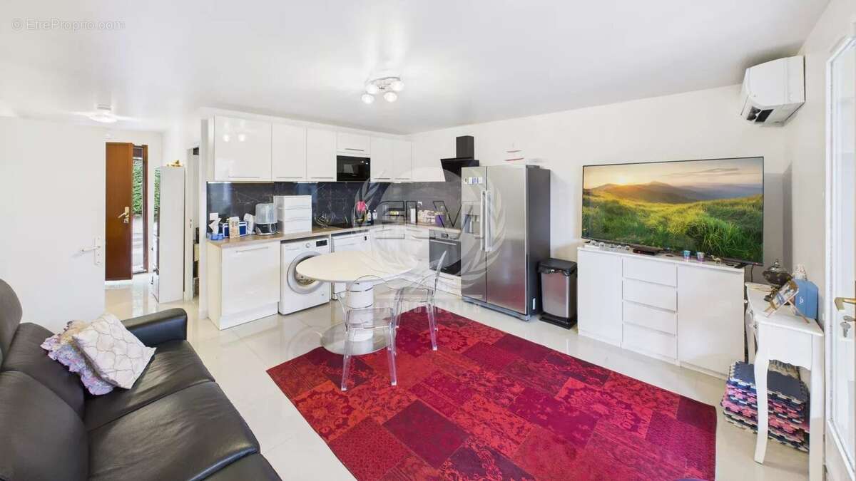 Maison à PLAN-DE-LA-TOUR