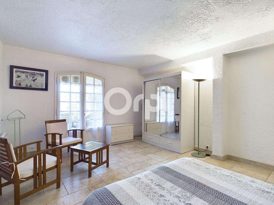 Maison à MANDELIEU-LA-NAPOULE