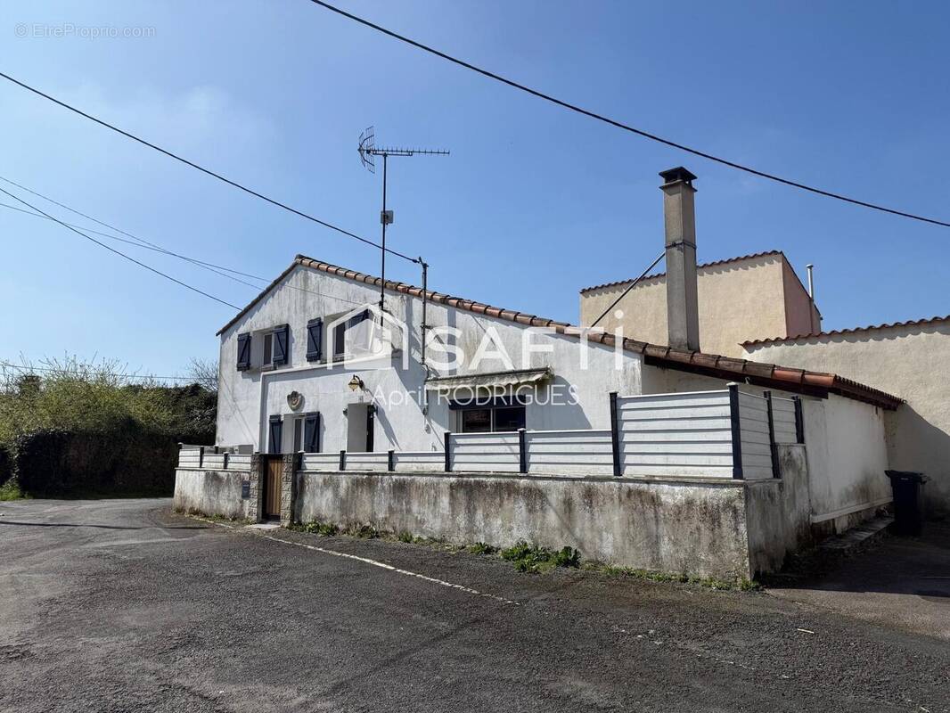 Photo 1 - Maison à CHANTONNAY