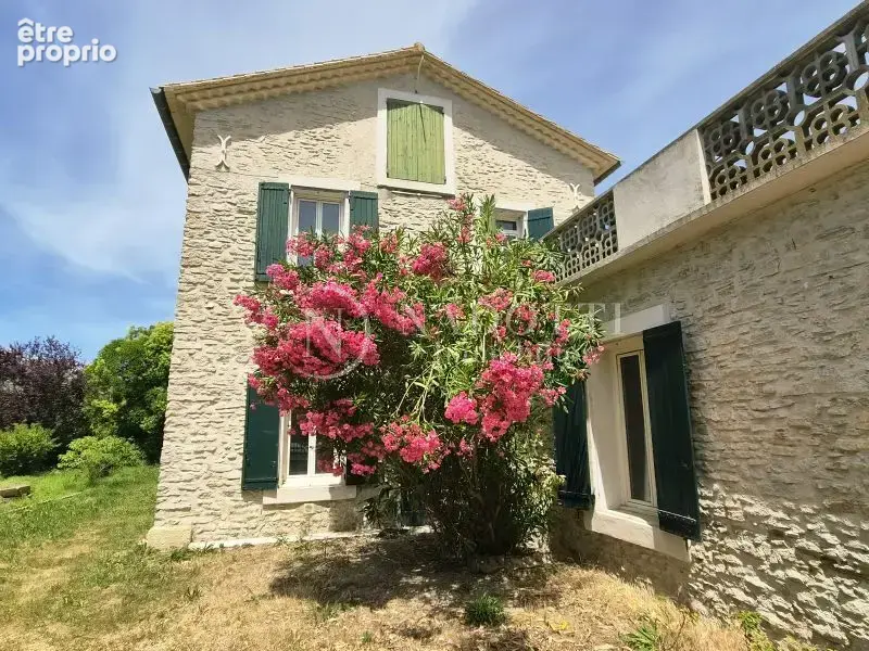 L'isle-sur-la-sorgue ? une adresse rare, un potentiel exceptionnel - photo 2