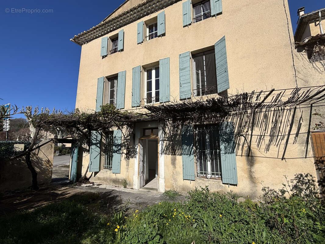 Maison à MALAUCENE