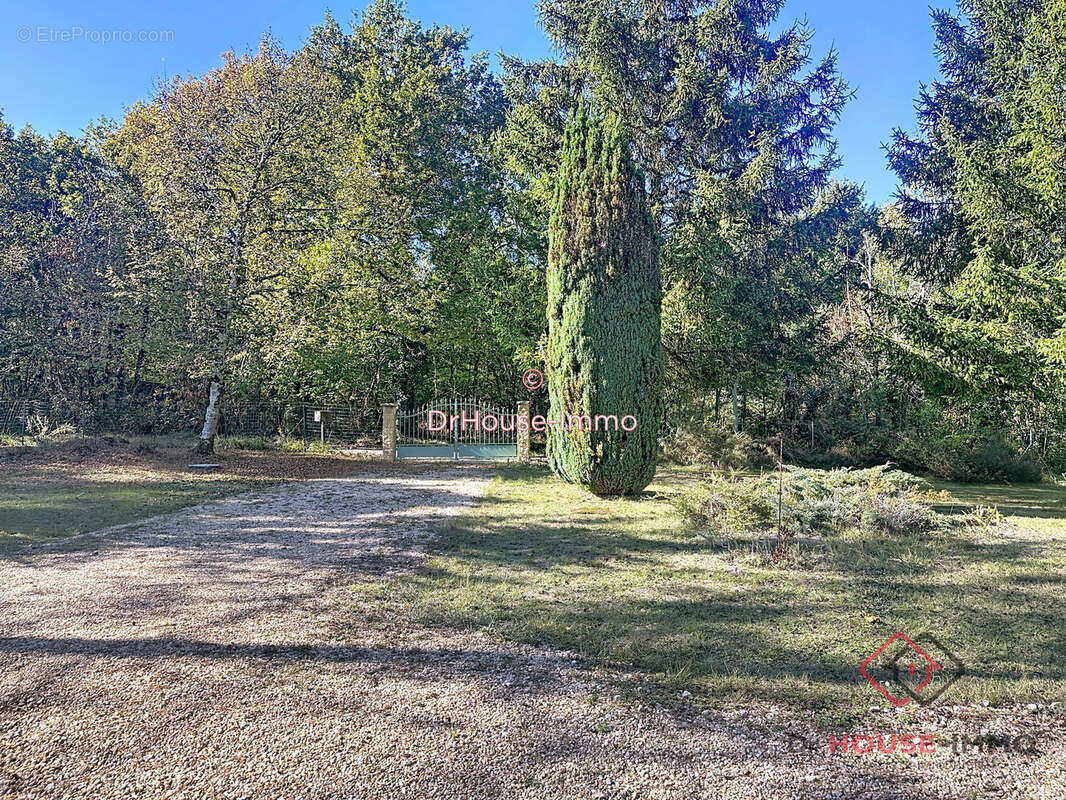 Maison 84 m² à La Chapelle-Gonaguet  - photo 3