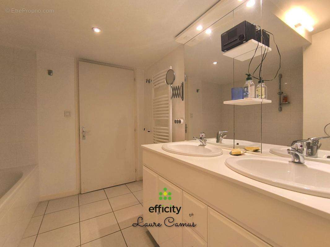 Maison 192 m² à Saint-Avaugourd-Des-Landes  - photo 14