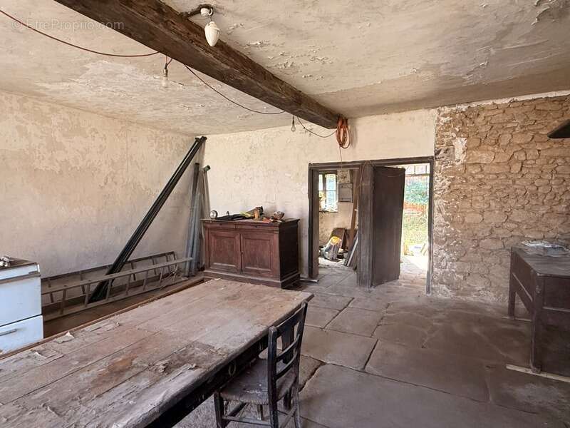 Ensemble de 2 maisons à restaurer + grange 26 500 € - photo 7