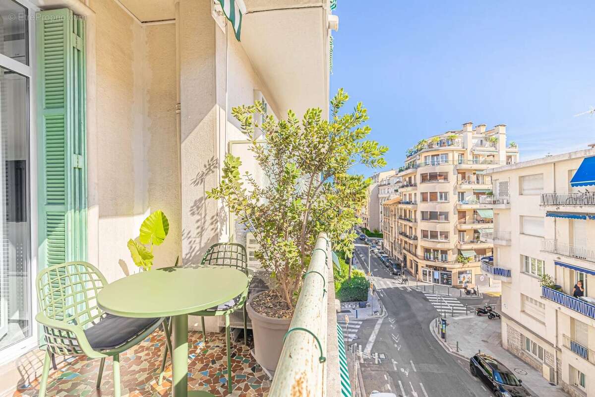 Nice Fleurs - Charmant 3 Pièces Récemment Rénové avec Terrasse - photo 2