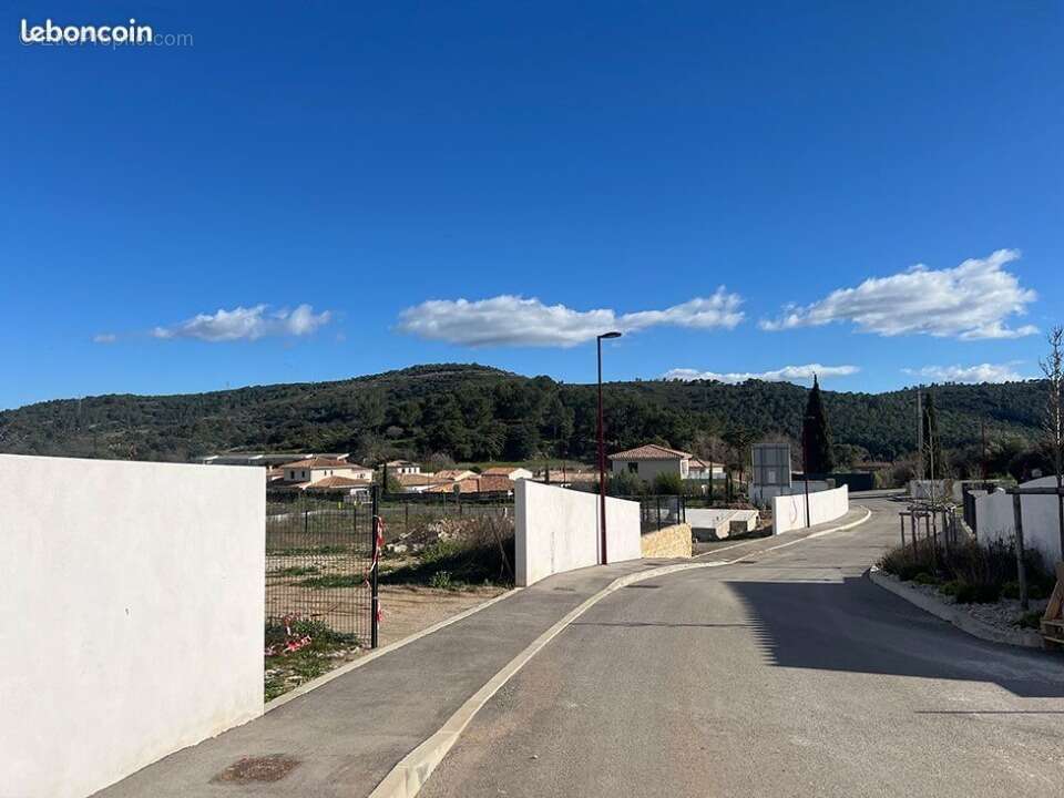 Terrain à CLERMONT-L&#039;HERAULT
