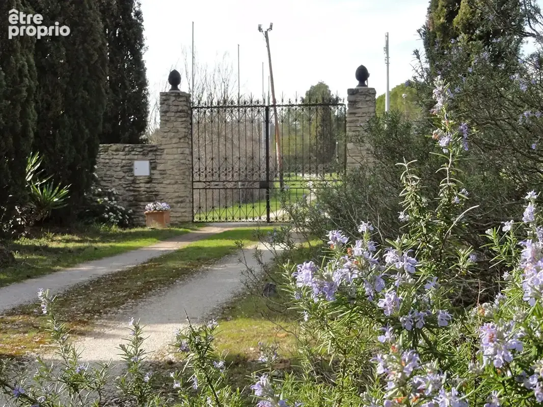 Photo Maison à L'isle-Sur-La-Sorgue au prix de 660 000€