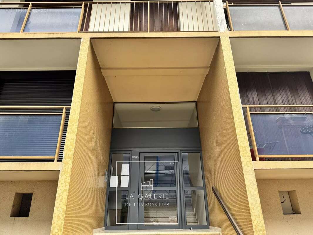 RANGUEIL – T3 de 74 m² – Dernier étage – 2 balcons – Résidence arborée – Climatisation – Métro à pied - photo 13