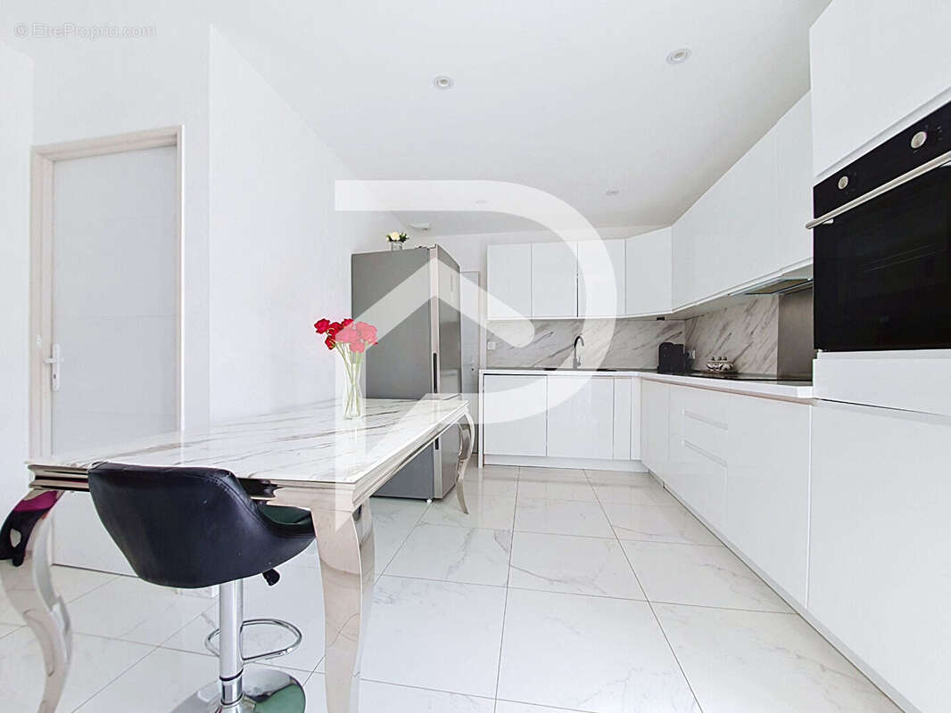 Villa Contemporaine  VIAS -T6 130M2-GARAGE - photo 2