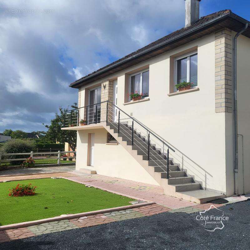 Maison à SAINT-JEAN-DE-DAYE