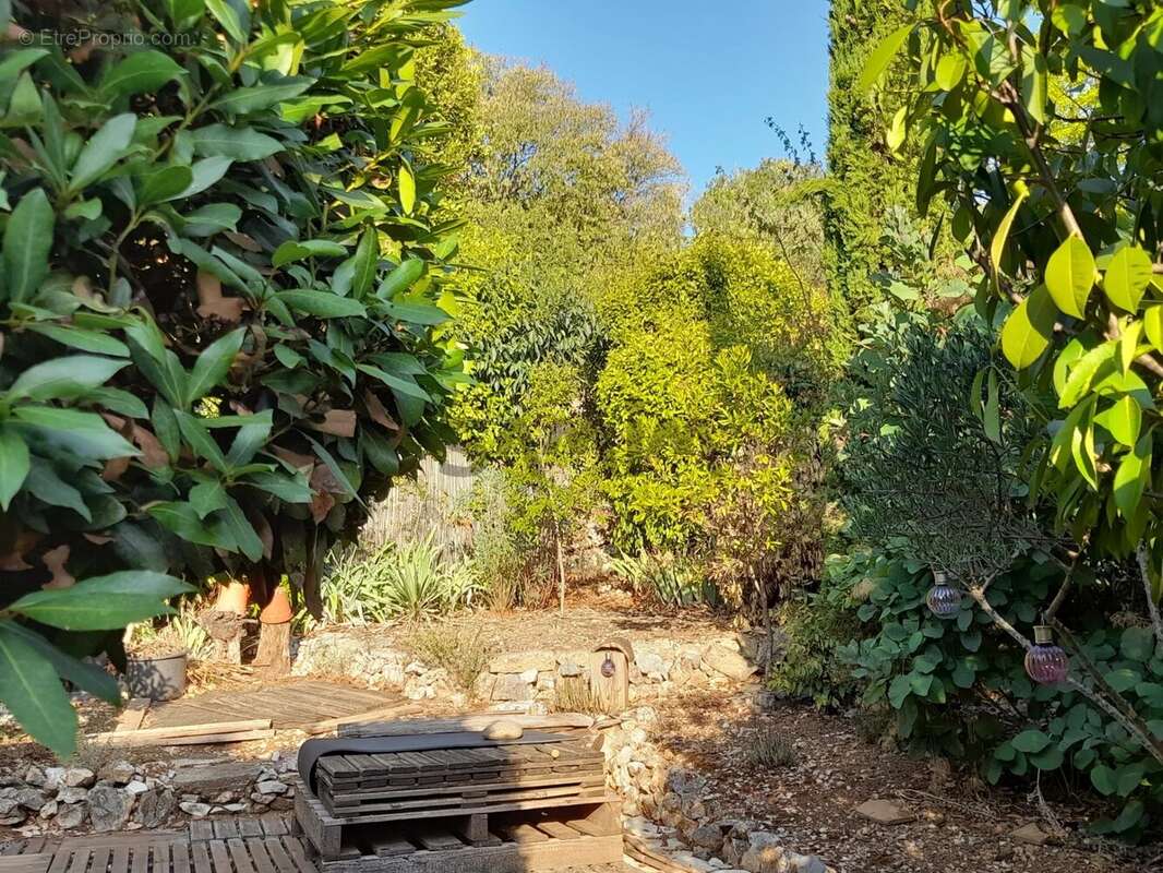 A vendre  - maison de village authentique  renovee  et jardi - photo 10