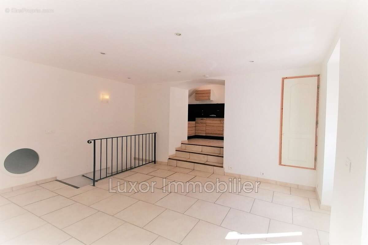 Appartement à CUCURON