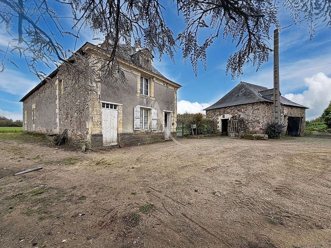 Maison à BLAISON-GOHIER