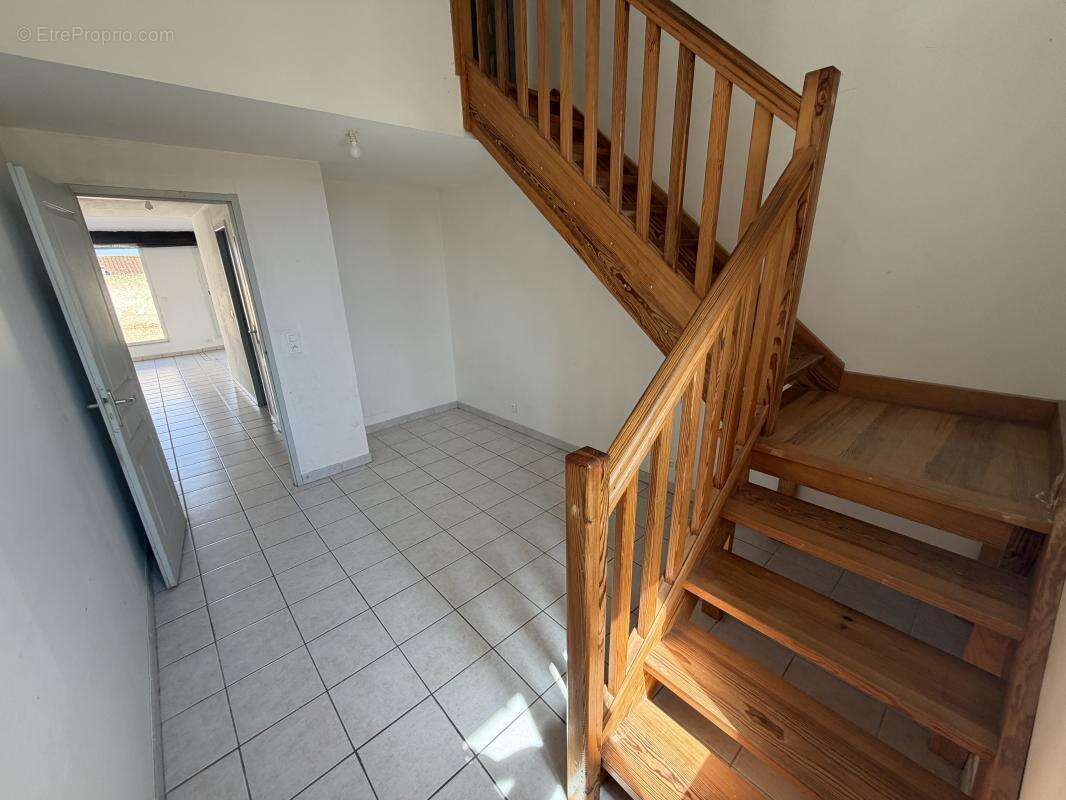 Appartement à THEZAN-DES-CORBIERES