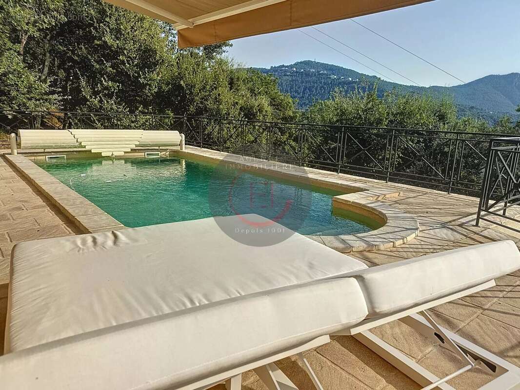 Maison à LES ADRETS-DE-L&#039;ESTEREL