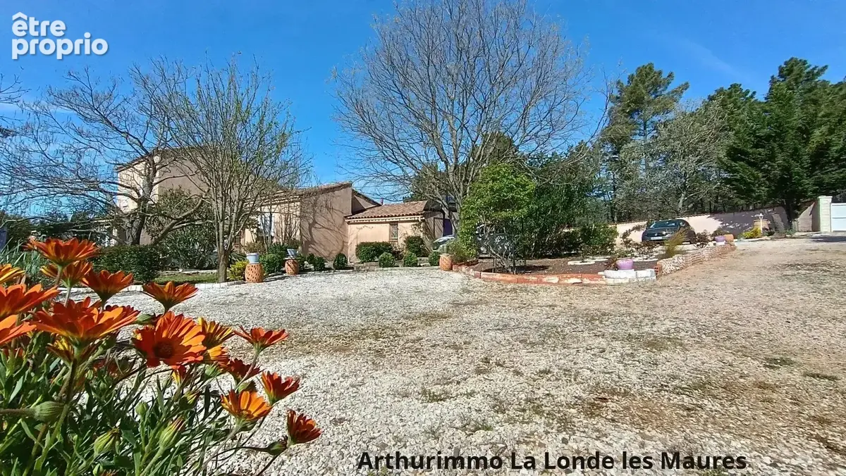 Maison T 6 grand jardin triple garage - photo 1