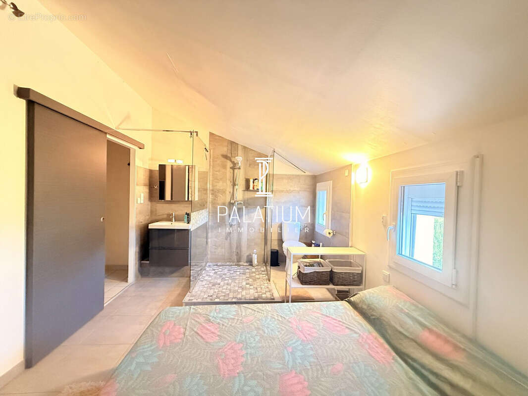 Maison 97 m² à Claret  - photo 8