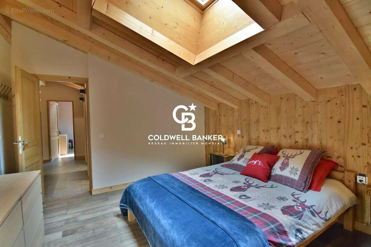 Ferme de 292 m², composée de 3 appartements - Les Houches - photo 7