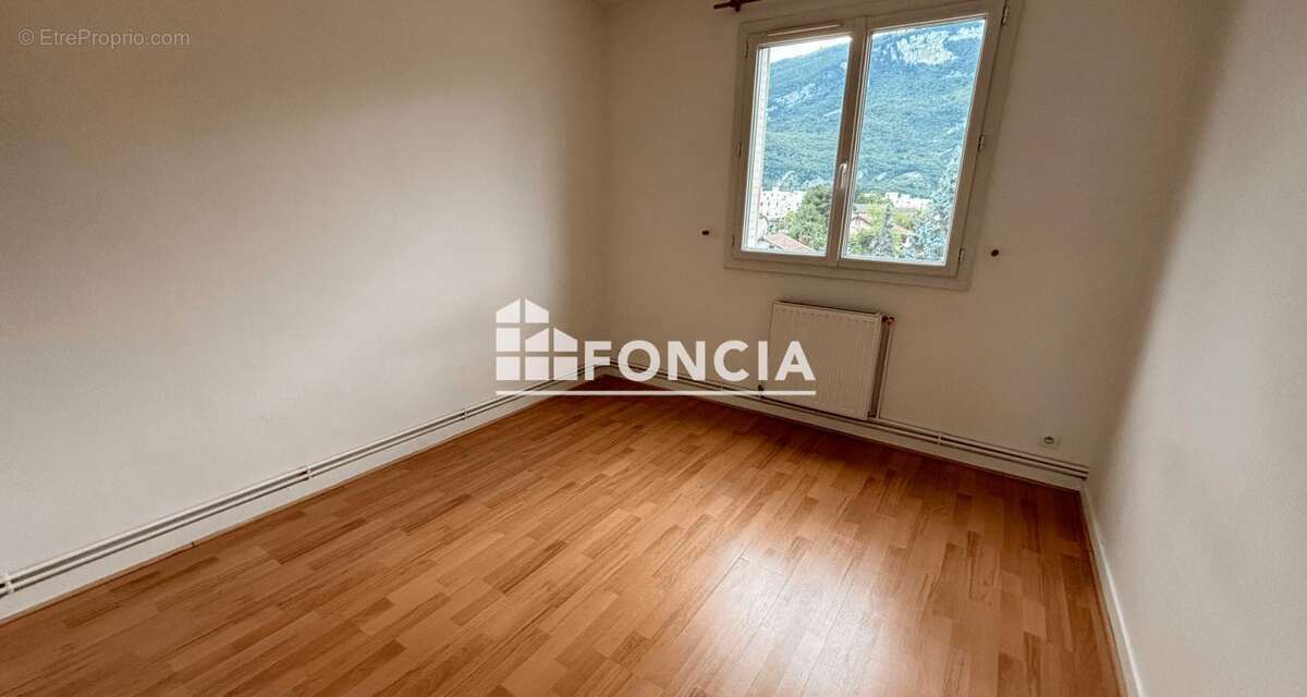 Appartement à FONTAINE