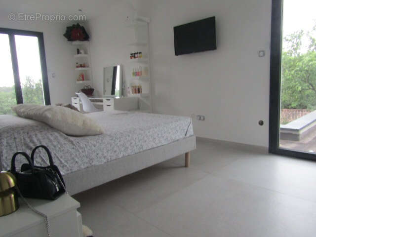 Villa neuve contemporaine 220m²  4 chambres sur terrain de 1200m² Donzère 465 000HAI - photo 12