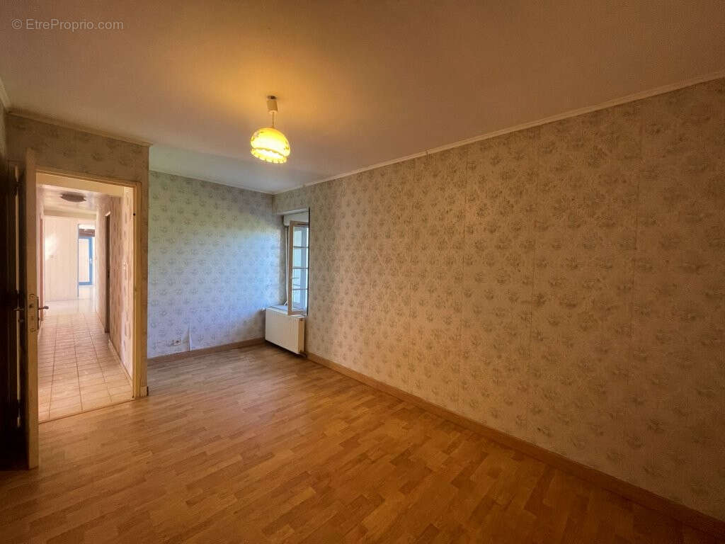 Maison à LA BAZOCHE-GOUET