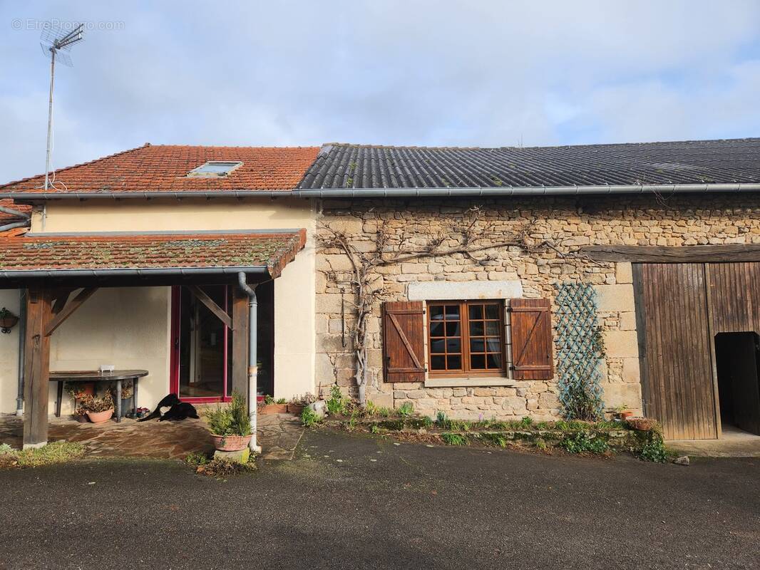 Maison à BONNAC-LA-COTE