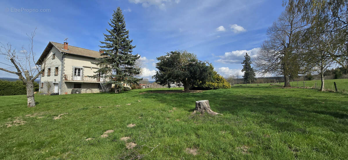 Maison à DUNIERES