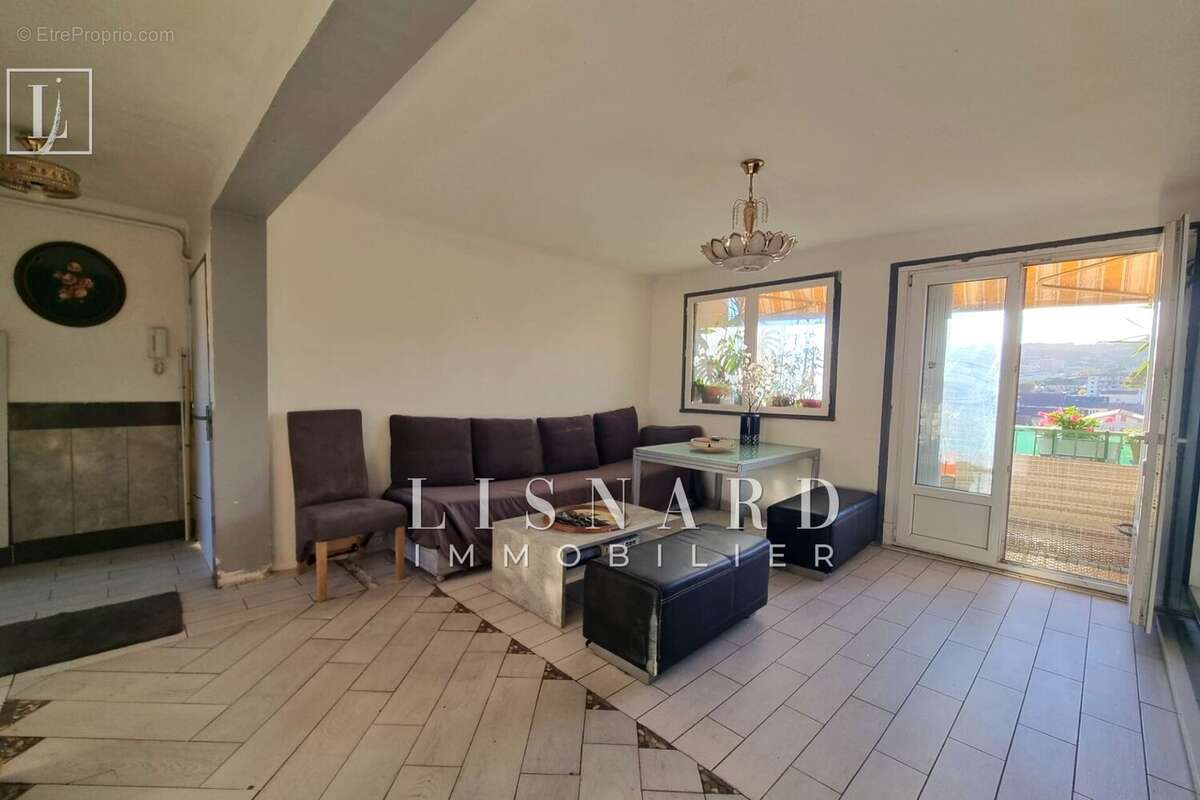 Appartement à VALLAURIS