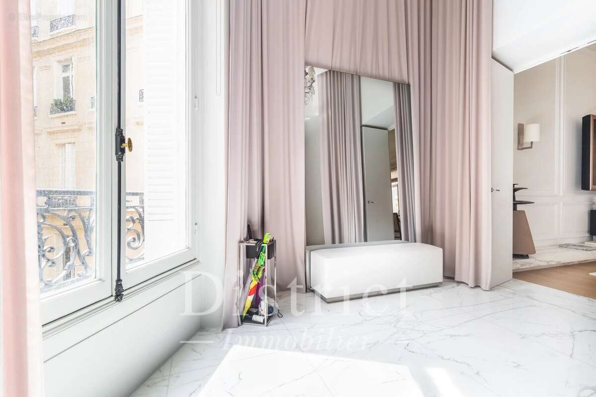 Exclusivité Avenue de Messine. Appartement entièrement rénové 242 m² - photo 19
