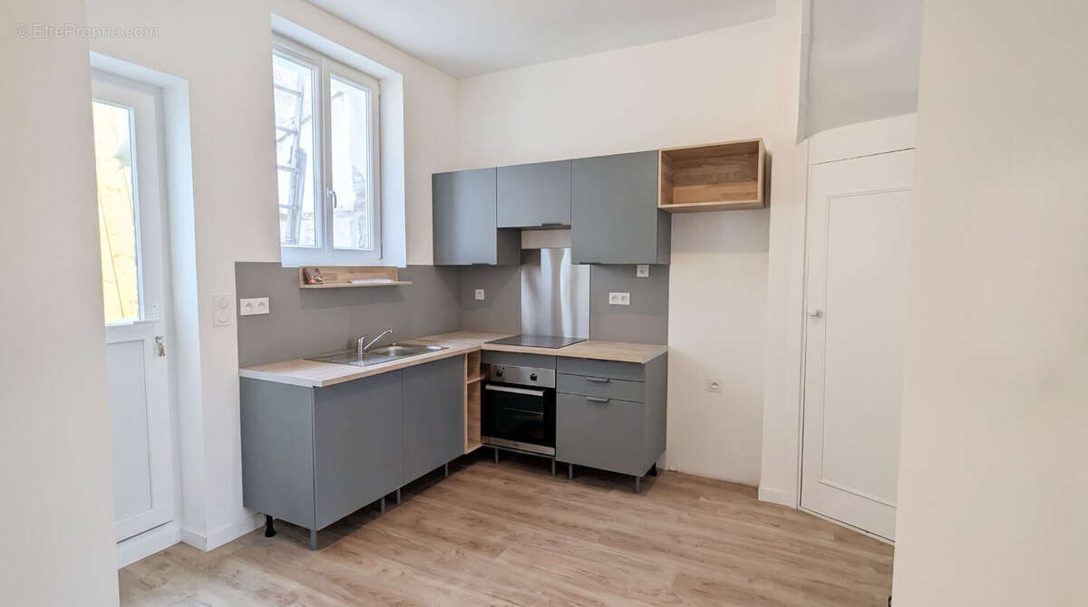 Maison familiale de 6 pièces, garage et cour. - photo 6