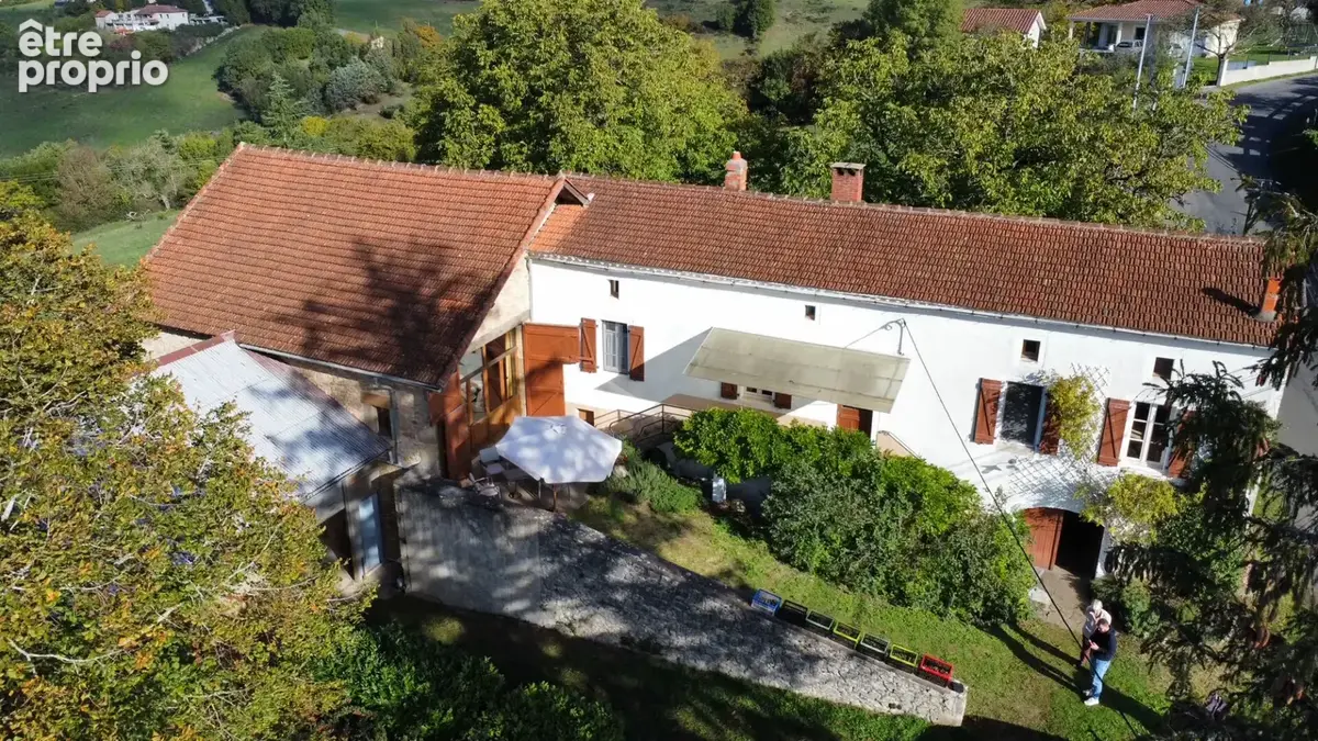 Uniquement chez nous !  maison en pierre dans un secteur agreable et recherche - photo 1