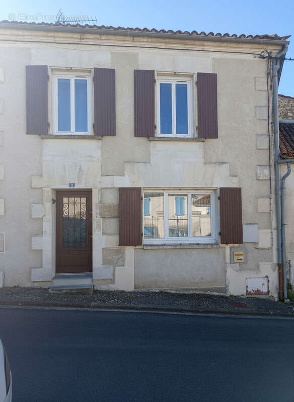 Maison 84 m² à Archiac  - photo 47