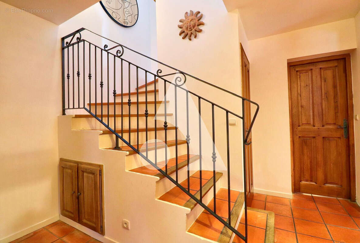 Maison à VINON-SUR-VERDON