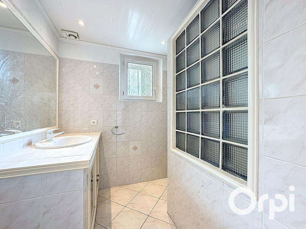 Appartement à VILLENEUVE-LOUBET