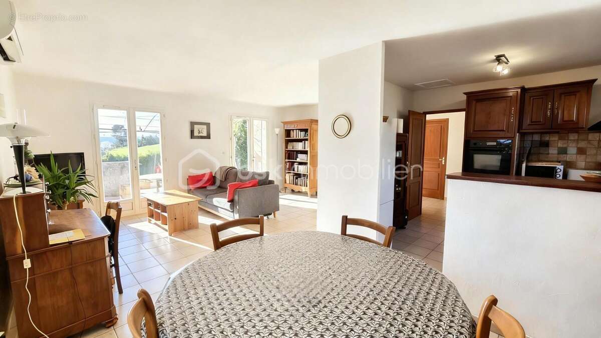 À vendre – Maison de plain-pied 3 chambres avec piscine – Villelaure - photo 8