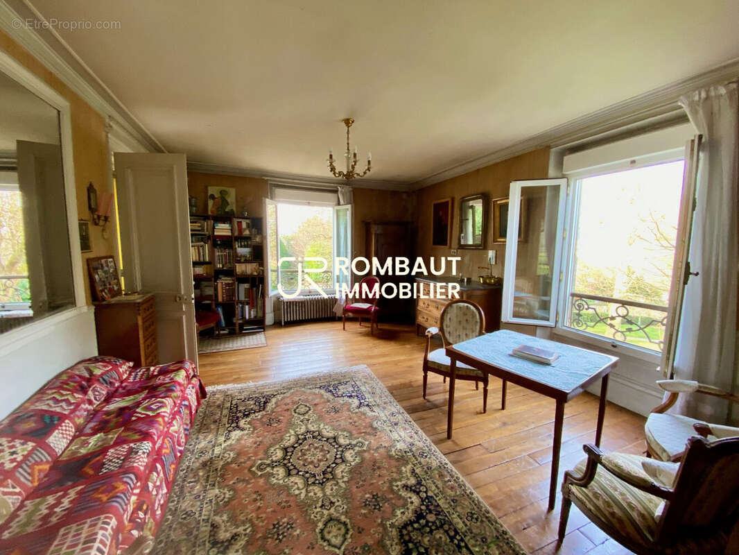 Maison à LA CELLE-SAINT-CLOUD