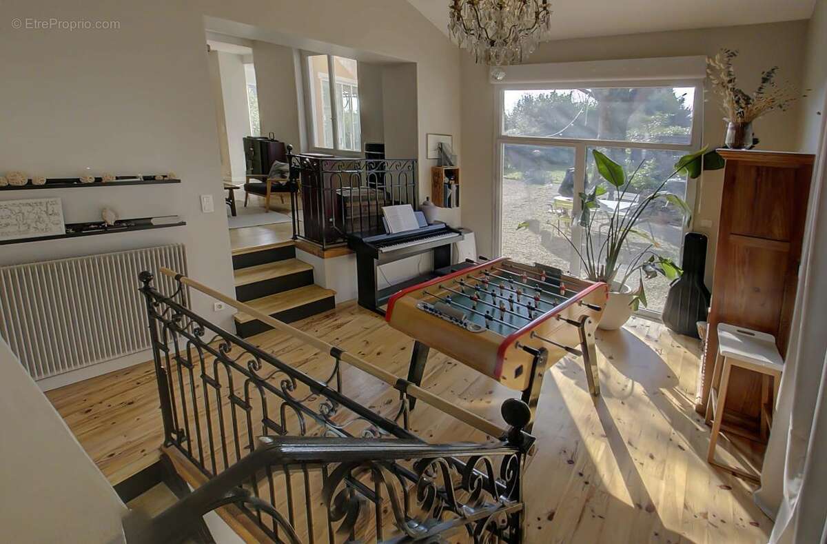 Maison à COLLONGES-AU-MONT-D&#039;OR