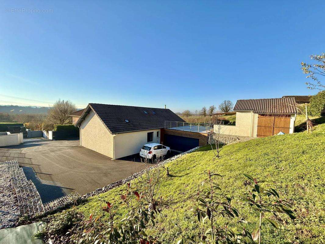 Maison à SAINT-GENIX-SUR-GUIERS