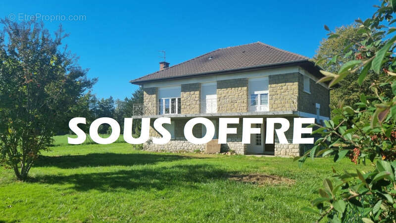 Maison à SAINT-PANTALEON-DE-LARCHE